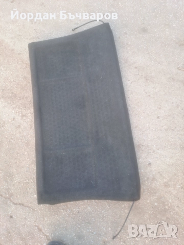 Задна черна  разделителна багажна кора , от VW Golf Mk2, снимка 2 - Части - 52804699