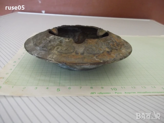 Пепелник бронзов стар