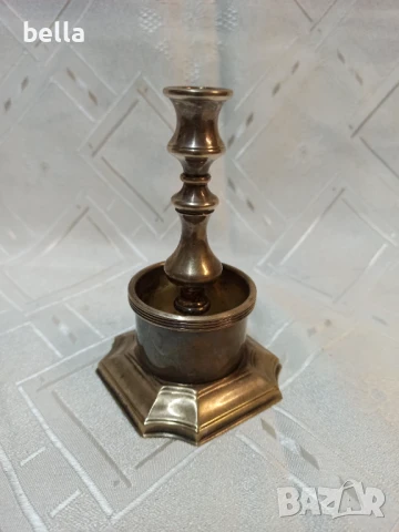 Стилен стра посребрен свещник E.P C.A