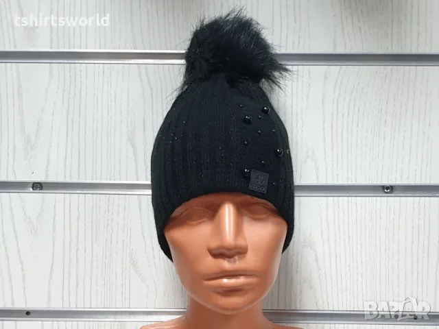 Нова зимна дамска шапка с камъчета в черен цвят с пух/помпон, снимка 6 - Шапки - 47928136