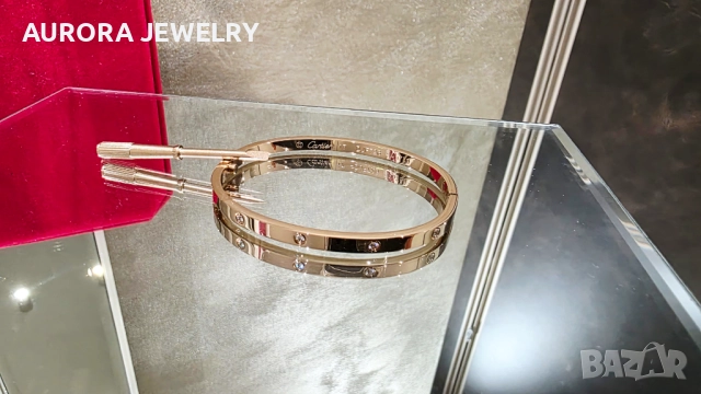 CARTIER Love Rose Gold 10 Diamonds Small Model Гривна с Отверка, снимка 4 - Гривни - 52916813