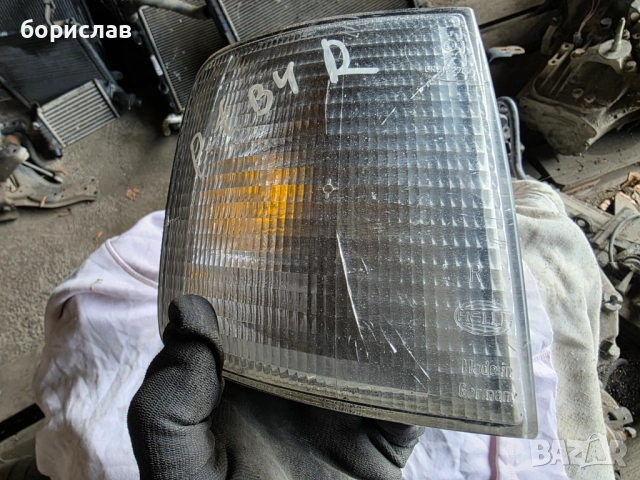 Десен мигач за Фолксваген Пасат б3 , снимка 2 - Части - 52355616