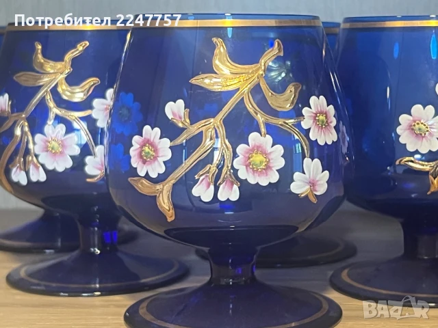 6 винтидж кристални чаши  Bohemia ръчно рисувани, кобалтово сини с позлата, снимка 2 - Антикварни и старинни предмети - 51414997
