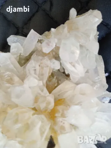 №230, Кварц,Кварцова друза,Лимонит,Планински кристал,Кристали,Минерали,Родопи,Мадан,, снимка 5 - Декорация за дома - 49034180