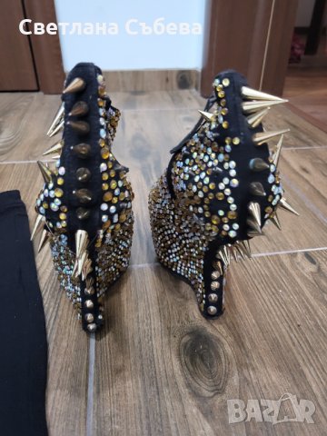 Обувки с камъни, снимка 2 - Дамски обувки на ток - 35274983
