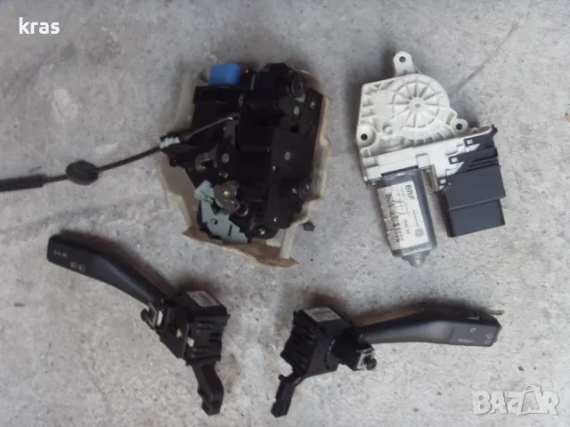 Лостче мигачи, чистачки и др. части от Голф 5, снимка 2 - Части - 50308612