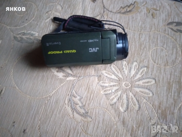 Предлагам видео и фото камера JVC Everio , снимка 2 - Камери - 52774697