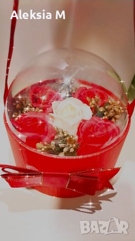 Луксозна подаръчна кутия с вечни ароматни сапунени рози роза кошница букет , снимка 3 - Романтични подаръци - 37873675