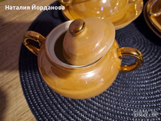 Оригинален сервиз за кафе/чай от костен порцелан, снимка 3 - Сервизи - 39892369