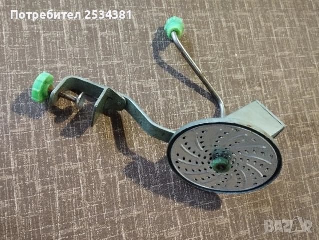 Стара настолна мелячка/ренде/