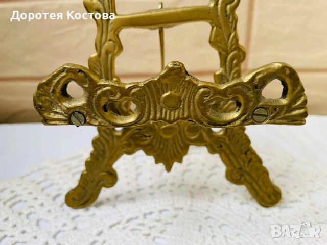 Красива месингова поставка от Англия за чиния, снимка 3 - Антикварни и старинни предмети - 53291149