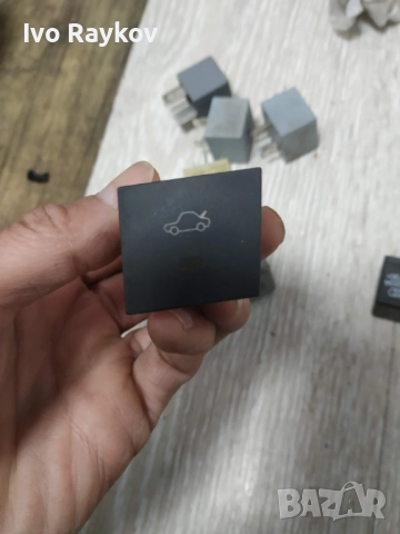 Бутон , багажна врата  Opel Omega , 09147905