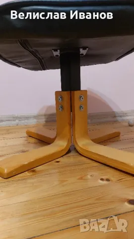 Табуретка за крака в добро запазено състояние, снимка 8 - Дивани и мека мебел - 48493139