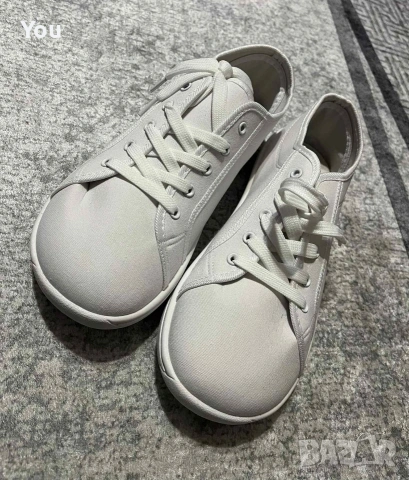 Нови бели гуменки с връзки-голям номер, снимка 2 - Маратонки - 53057139