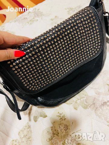 Черна дамска чанта с камъни и велур , снимка 2 - Чанти - 43024603