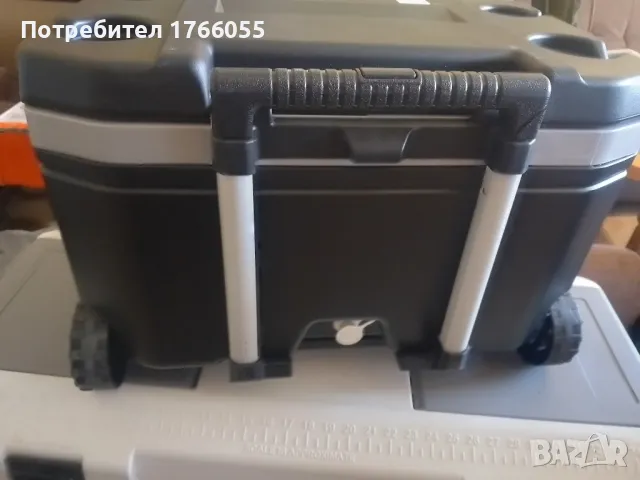 Хладилна чанта на колела Igloo 60 QT Sunset  -леки външни забележки, снимка 4 - Хладилни чанти - 50019256