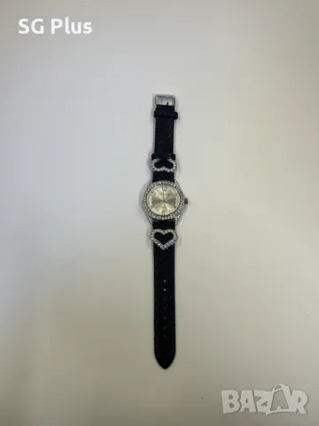 Дамски часовник Coliseum – Сребрист с камъчета и декорация със сърца, снимка 2 - Дамски - 50161592