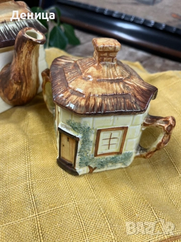 Страхотните английски къщички♥️  Чайник-23/ 15 см с чучур и дръжка Кафява захарница-10.5/8.5 см Жълт, снимка 3 - Други - 53253297