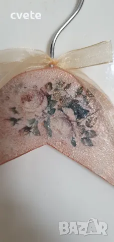 Дървени закачалки за дрехи, винтидж стил с декупаж, снимка 4 - Други стоки за дома - 47766325