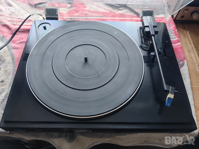 Грамофон Realistic Lab-701