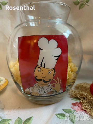 Голям стъклен буркан с вместимост 2,7 л