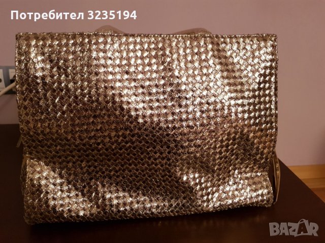 Златна чанта, снимка 2 - Чанти - 35238421