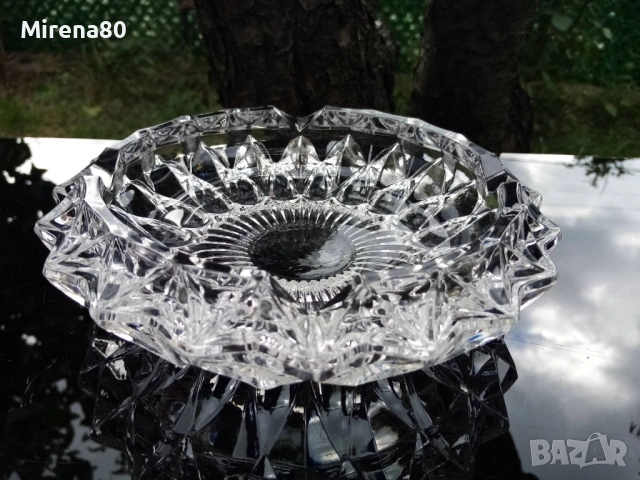Кристален пепелник, снимка 2 - Антикварни и старинни предмети - 52081252