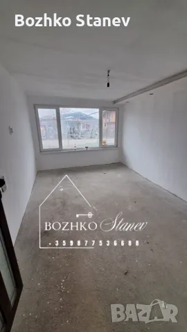 Продавам къща в гр. Долни Чифлик , снимка 14 - Къщи - 48241493