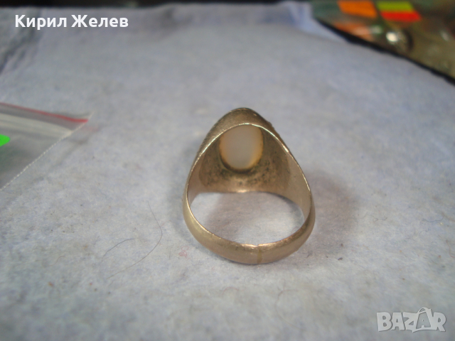СТАРИНЕН ПОЗЛАТЕН ПРЪСТЕН РЪЧНО с КАЛЕМ ОРНАМЕНТИРАН с НАТУРАЛЕН ЛУНЕН КАМЪК МАЙСТОРСКИ УНИКАТ 21649, снимка 7 - Антикварни и старинни предмети - 36393632