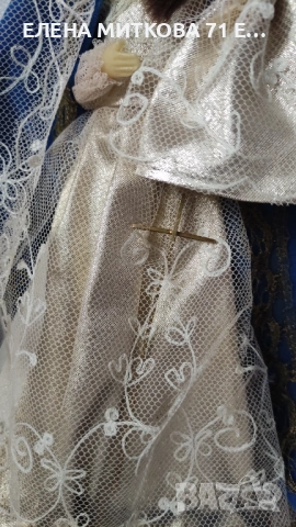 Голяма восъчна фигура на Мадоната и Младенеца в прозрачен купол с овална форма, снимка 6 - Антикварни и старинни предмети - 53432927