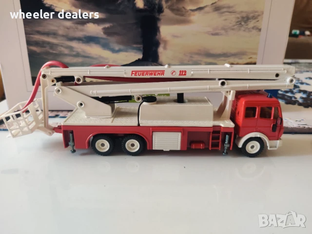 Метална количка SIKU Камион пожарна с Вишка Mercedes LKW, снимка 6 - Колекции - 50835977