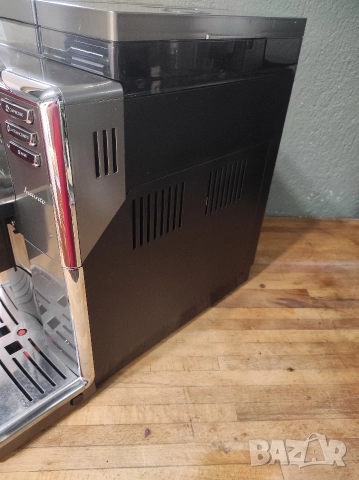 Кафемашина / Кафеавтомат/ Каферобот Саеко Saeco incanto HD8919, снимка 4 - Кафемашини - 52596686