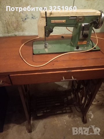 Продавам крачна шевна  машина  марка Lucznik,   модел 431, снимка 2 - Шевни машини - 37451517