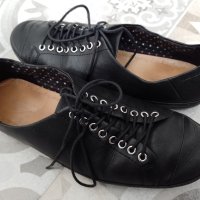Равни пролетни обувки с връзки, естествена кожа, черни, Vagabond, 38, снимка 4 - Дамски ежедневни обувки - 43106188