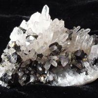 №169,Кварц,Планински кристал,Кварцова друза с халкопирит и сфалерит,Quartz Bulgaria,BGminerals,, снимка 5 - Декорация за дома - 44124682