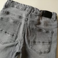 Детски сиви дънки RESERVED - размер 152 см., снимка 4 - Детски панталони и дънки - 43355218