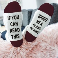 Арт чорапи с надпис " Ако четеш това , донеси ми чаша вино ", снимка 1 - Арт сувенири - 27869238