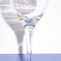 Стъклена чаша за ракия брандирана със стилизирано лого на ракия „Стралджанска“ , снимка 10 - Чаши - 44030798