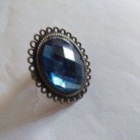 Красив Викториански голям пръстен в синьо и античен бронз, снимка 4 - Пръстени - 26376407