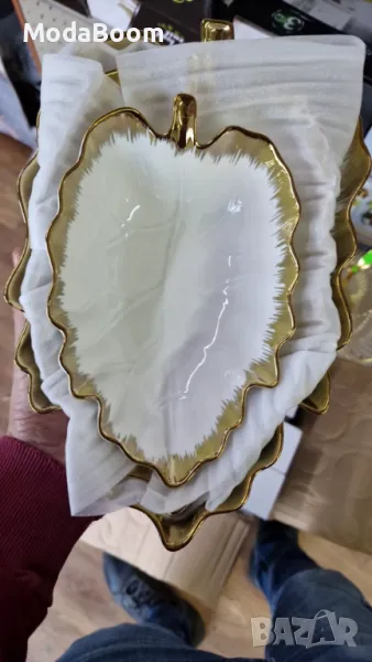 Комплект от 3броя керамични купи във формата на листо, снимка 1