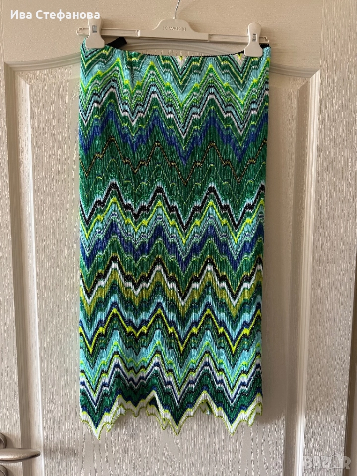 Нова уникална маркова вискоза 100 % оригинал зелена елегантна пола миди midi дължина Marccain, снимка 1