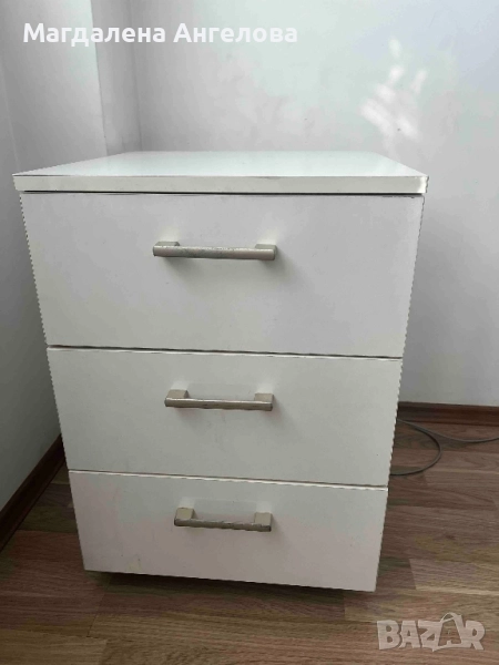 Бял шкаф, снимка 1