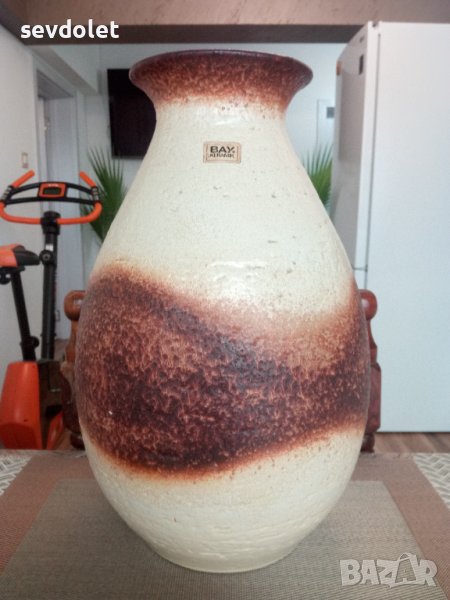 Продавам стара,красива и стилна ваза.Маркирана.Ръчна изработка.Керамика., снимка 1