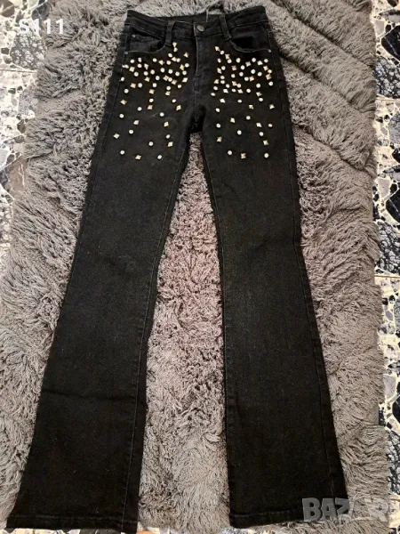 Ефектни, черни дамски дънки с капси и камъчета, снимка 1