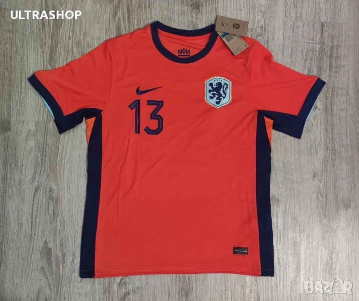 Нова футболна фланелка на Холандия M size Nike , снимка 1