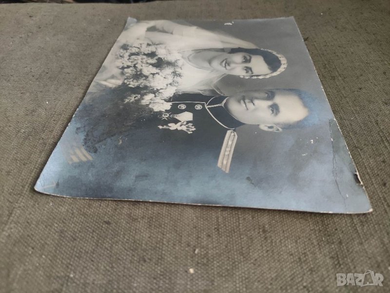 Продавам стара снимка Сватба военен с орден, снимка 1