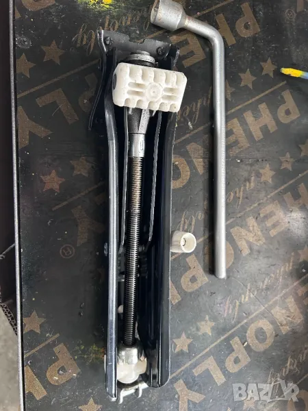 НОВ Крик за Мерцедес Ц класа ЦЛК ЦЛЦ W203 C w209 CLK CL203 coupe, снимка 1