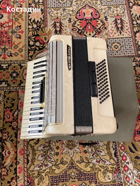 Акордеон Велмайстер 60 баса, снимка 1