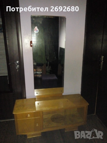 Ретро тоалетка с огледало  , снимка 2 - Секции и витрини - 51750290