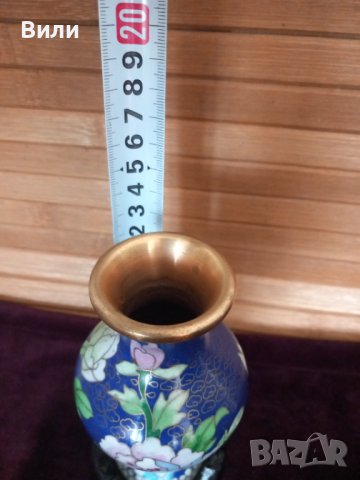 Красива японска/китайска ваза Клоазоне от бронз, декорирана с клетъчен емайл , снимка 3 - Вази - 42952289